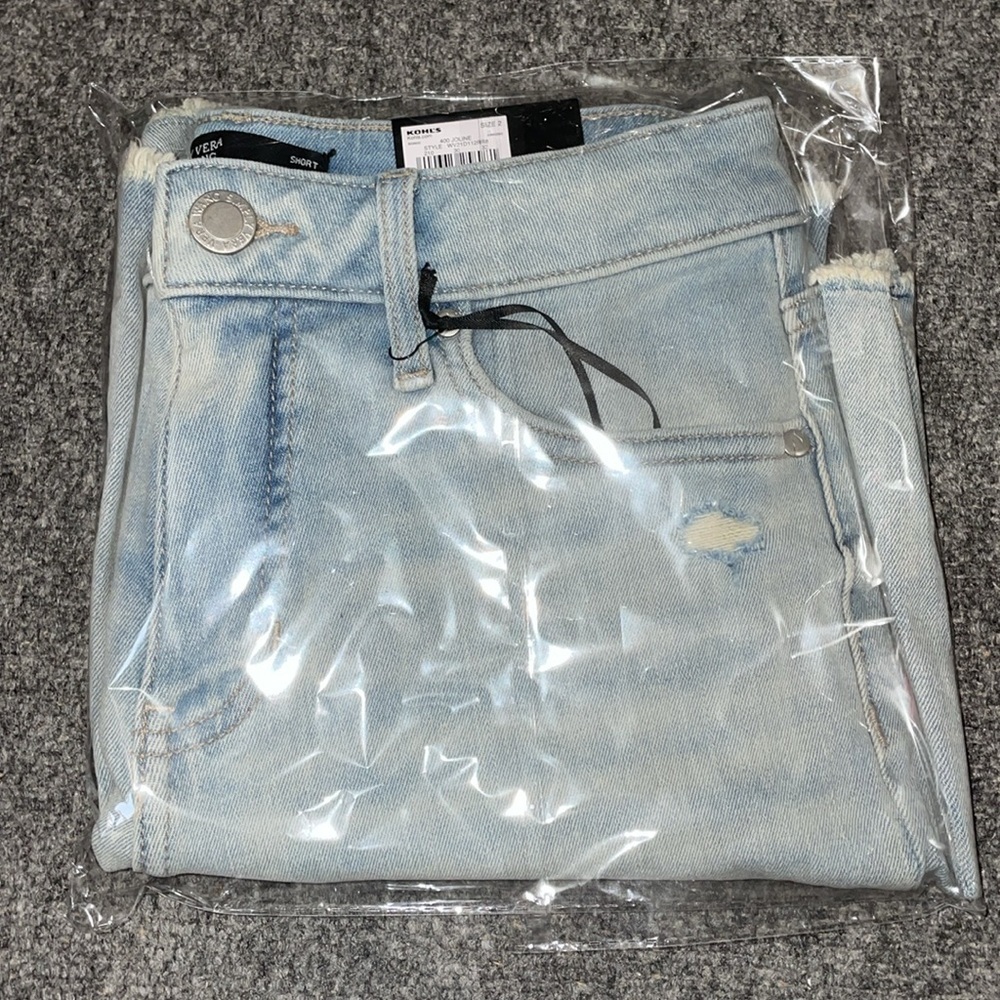 NWT - Simply Vera Vera Wang Joline high waisted 7" Bermuda denim shorts Size:2 - Picture 7 of 7